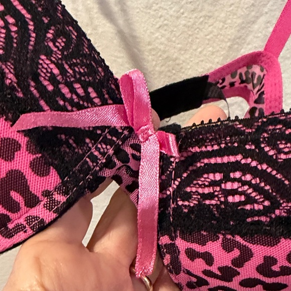 Pink Leopard Print Bra with Black Lace Trim - Picture 4 of 7